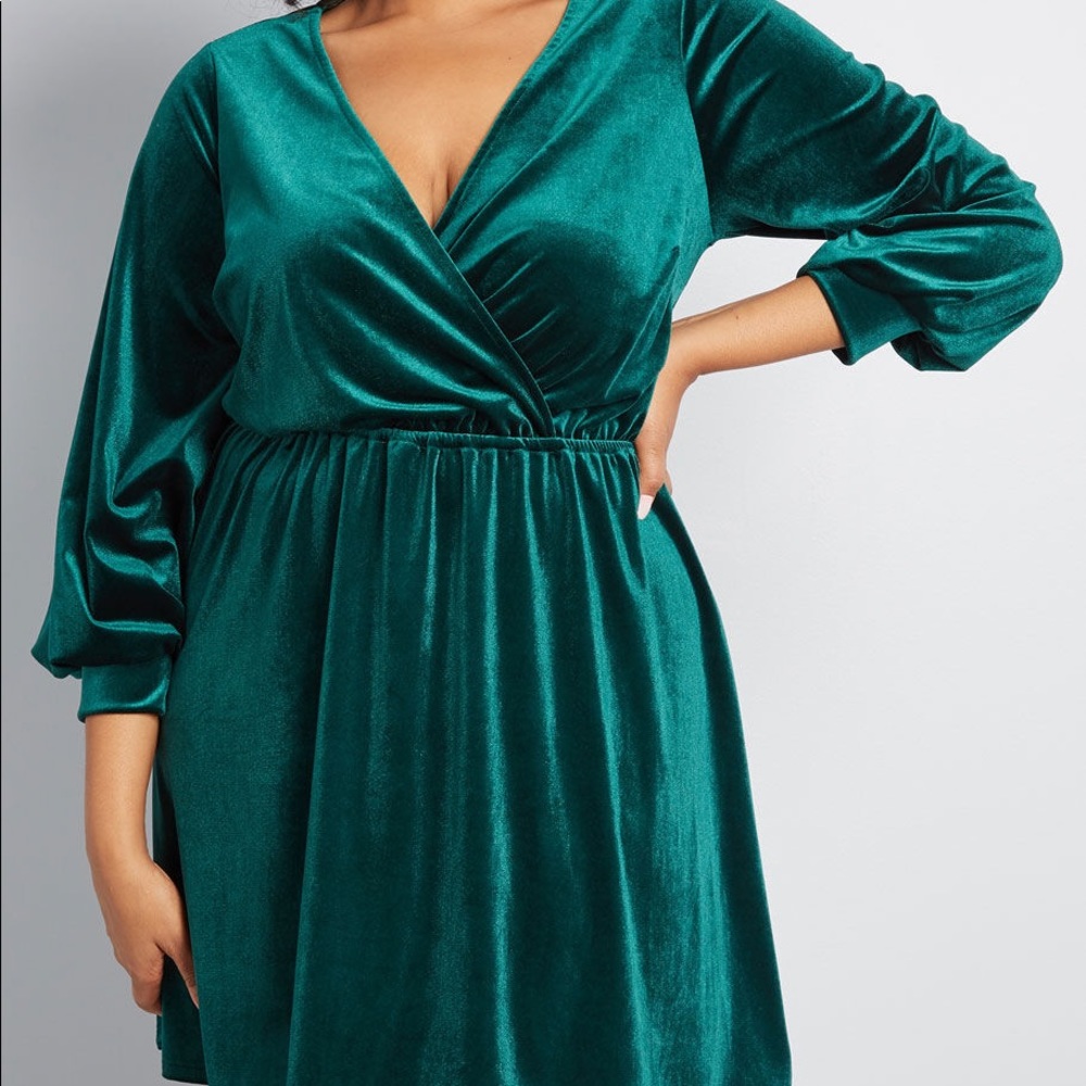 3X ModCloth green Luxe Structure Velvet Dress